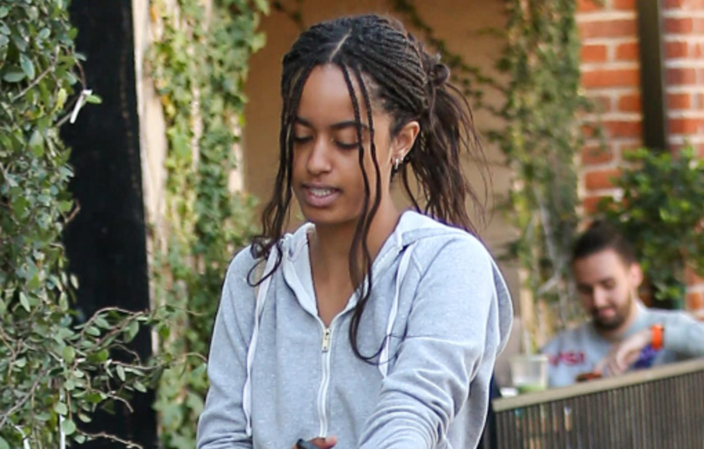 Malia Obama Smokes Cigarettes After Helping Dad Barack Quit Addiction