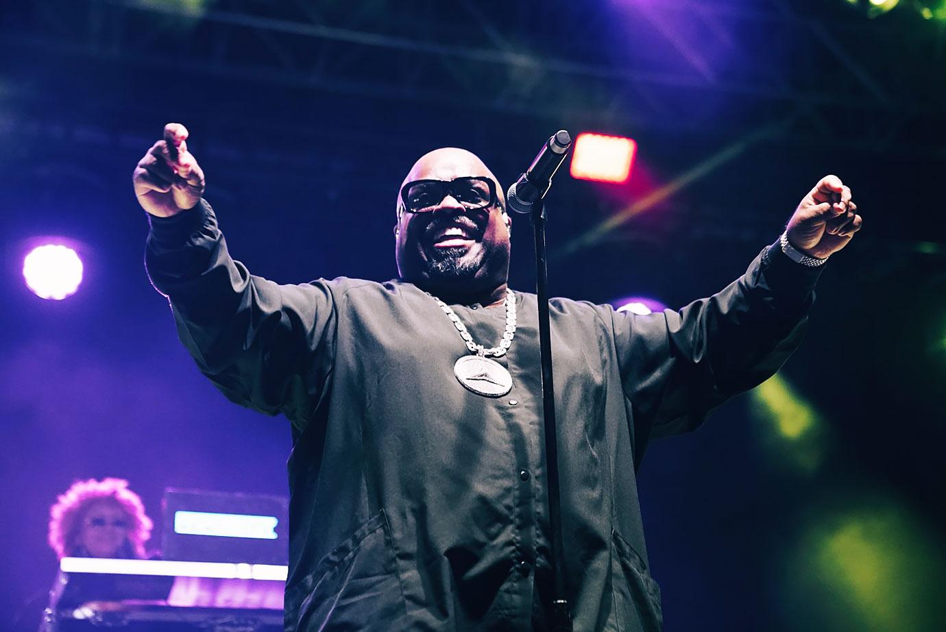 ceelo green performs the rooftop pier  seaport community benefit concert