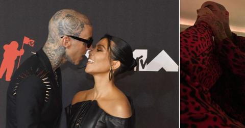 travis barker awkward feet pic kourtney kardashian christmas