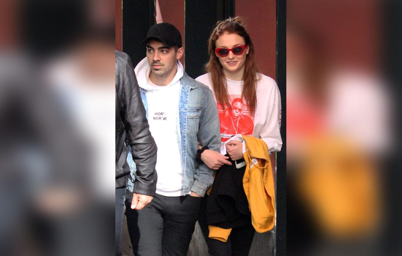 sophie turner engagement ring joe jonas madrid pics 07