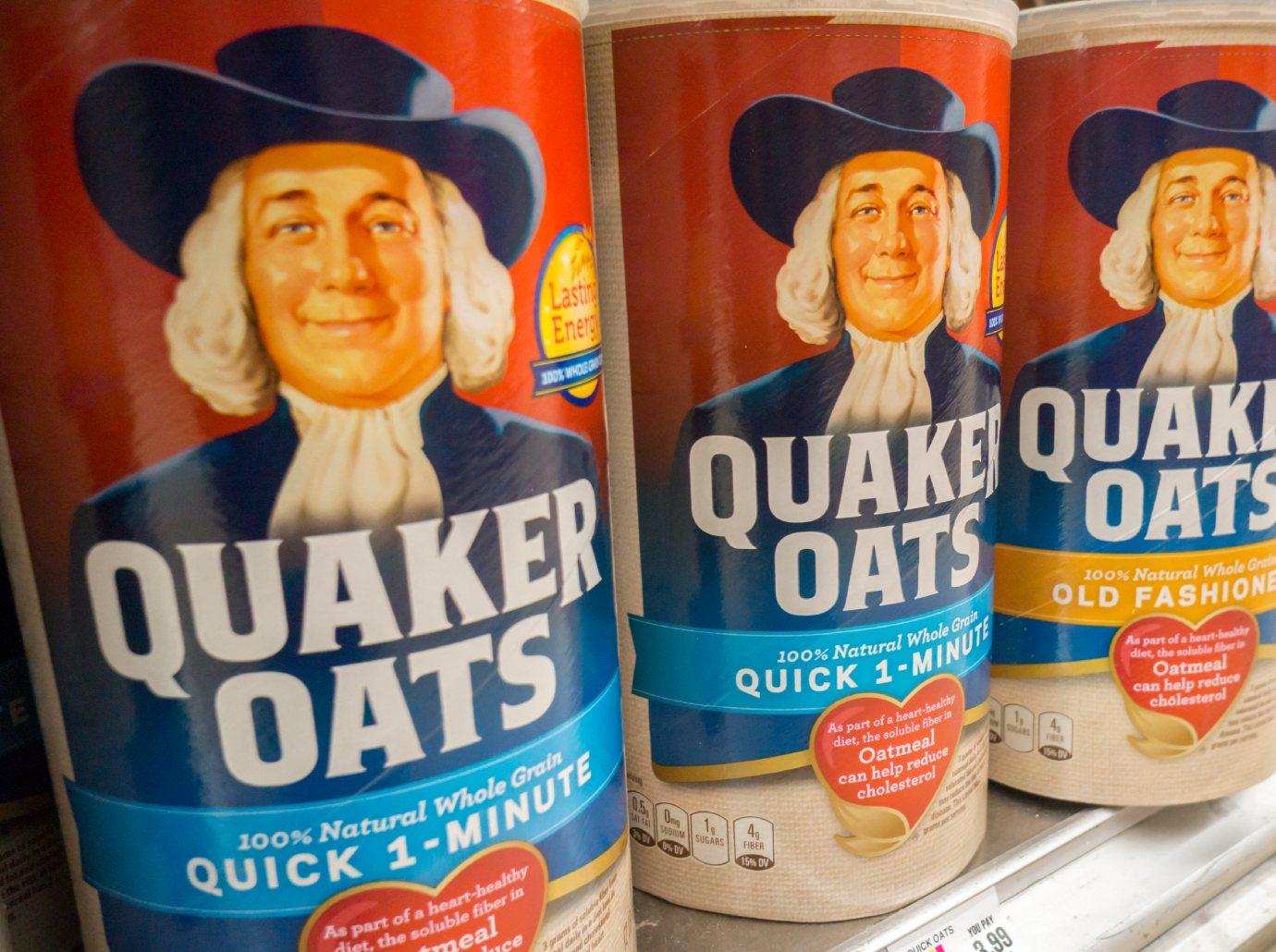 kamala harris debate outfit trolled resembling quaker oats mascot