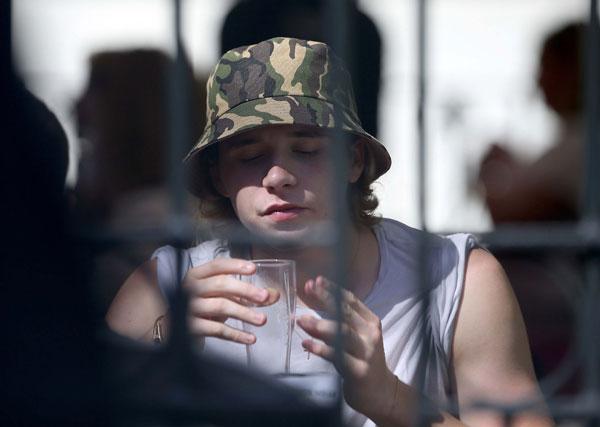 brooklyn beckham sad break up chloe moretz