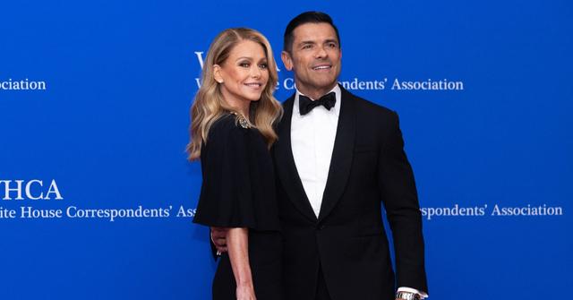 kelly ripa mark consuelos gross out viewers flirty exchange body parts