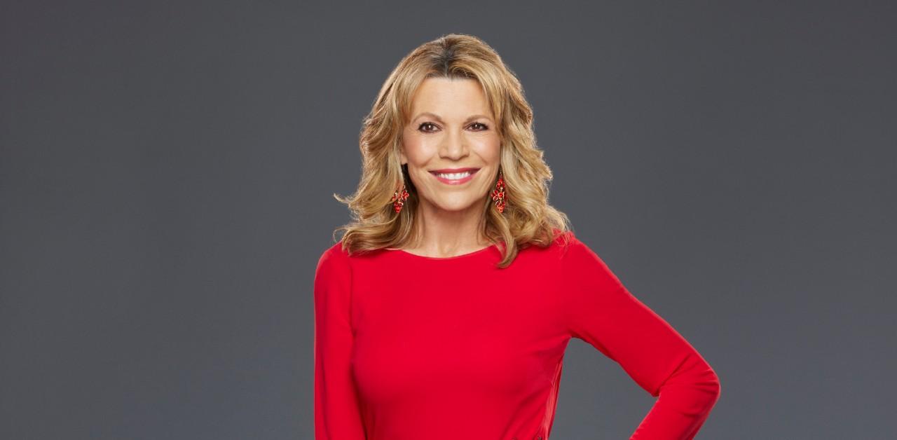 vanna white fears replaced wheel of fortune producers dont respect her