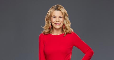 vanna white fears replaced wheel of fortune producers dont respect her
