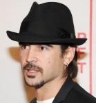 2010__04__colin_farrell_April28_018 139×150.jpg