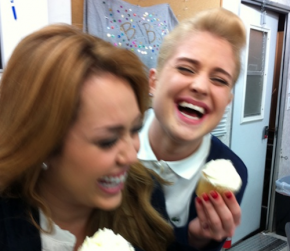 2010__12__Untitled 290×300.png