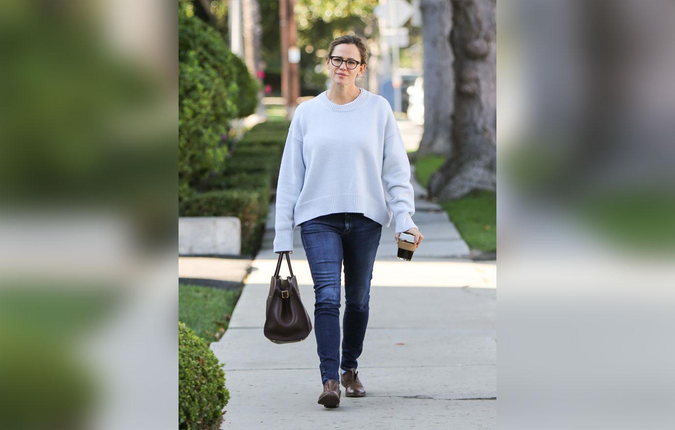 Jennifer garner in white sweater