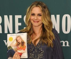 2011__05__Alicia_Silverstone_May10news 300×283.jpg