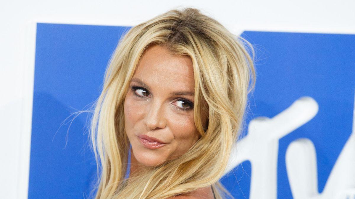 image of Britney Spears recently shared a throwback clip of her 18-year-old self performing on Saturday Night Live in 2000.