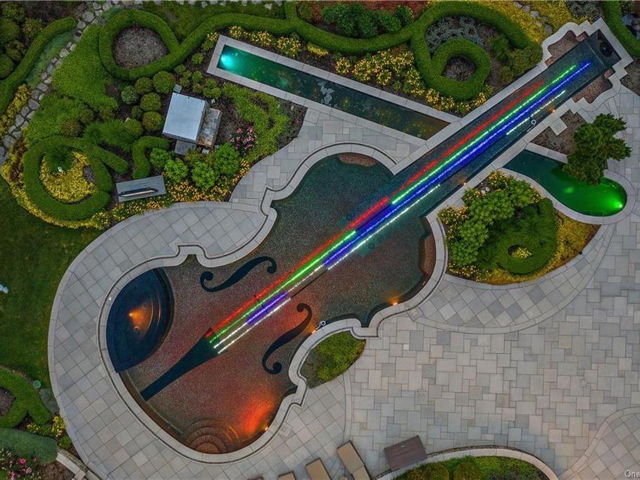 Violin pool at Mariah Carey's New York penthouse