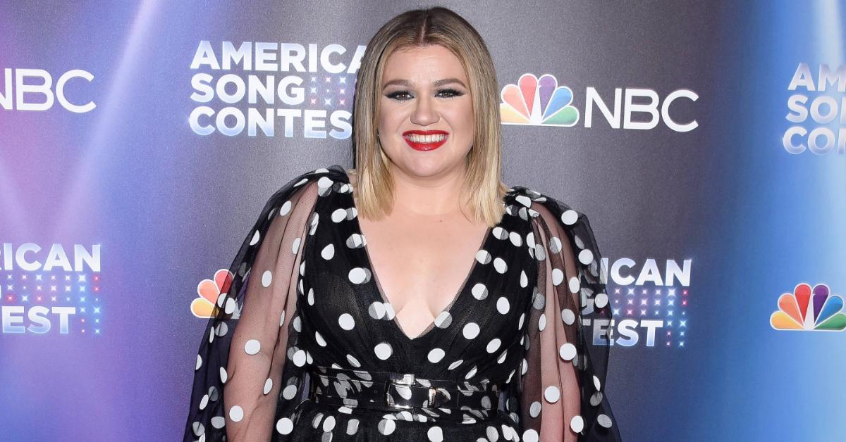 kelly clarkson  birthday whirlwind year