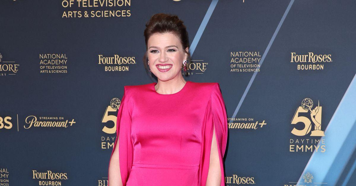 Photo of Kelly Clarkson