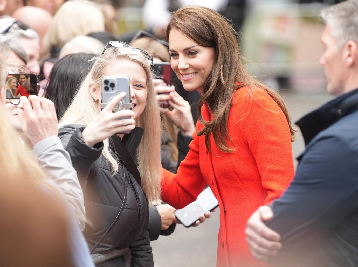 kate middleton prince william visit pub