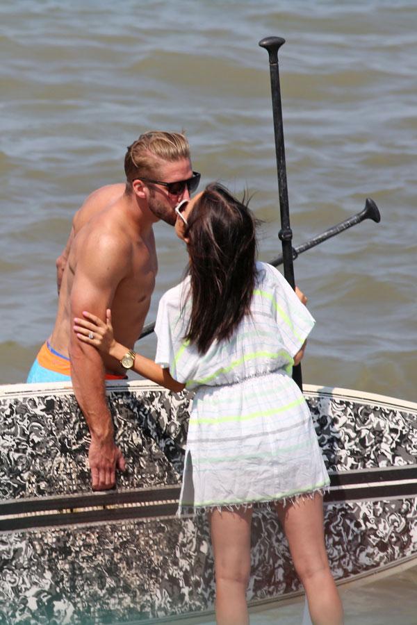 Kaitlyn bristowe shawn booth beach 01