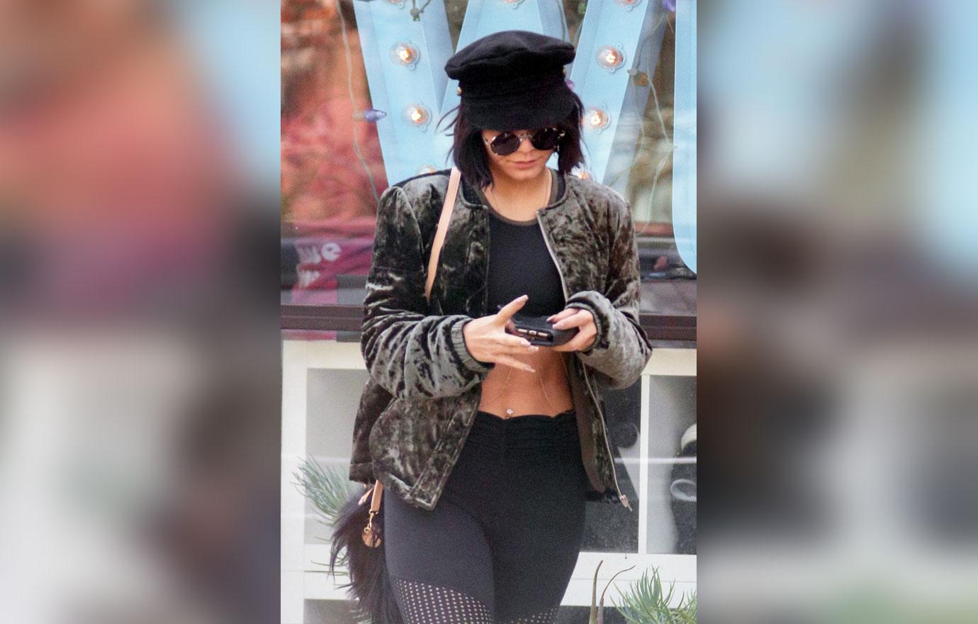 Vanessa Hudgens deals with acne troubles