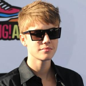 2011__08__Justin Bieber Aug25newsbt 300&#215;300.jpg