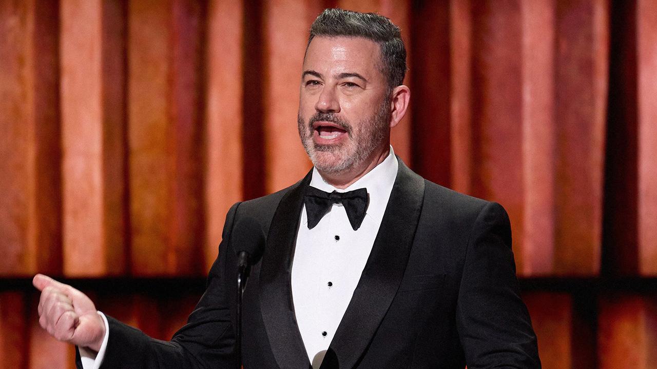 photo of Jimmy Kimmel and his wife, Molly McNearney, worked together before they began dating.