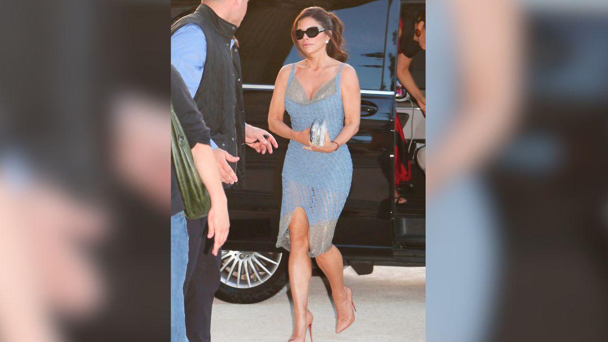 Photo of Lauren Sánchez turned heads in a mini dress and heels.