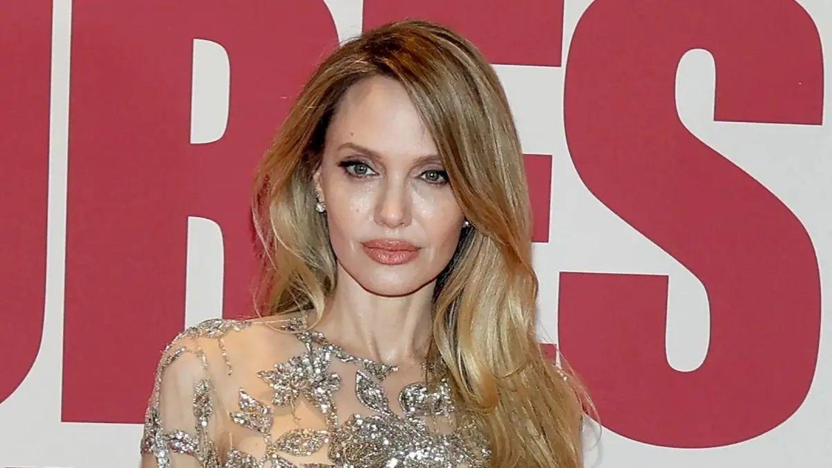 image of Angelina jolie