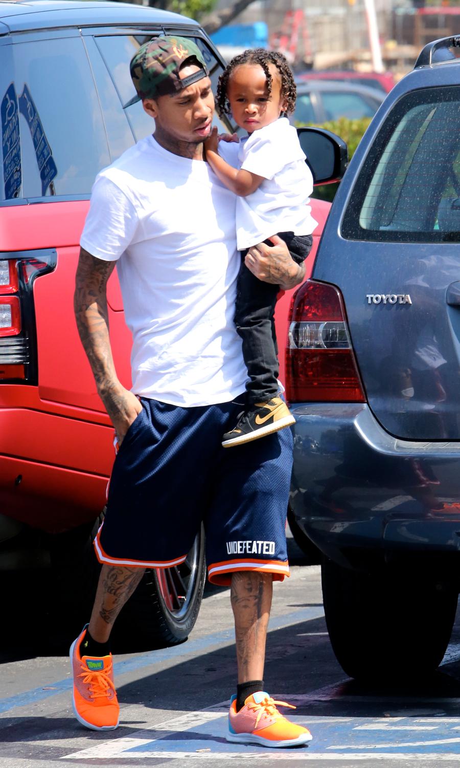 Tyga shopping at Toys &#8216;R&#8217; Us in Woodland Hills