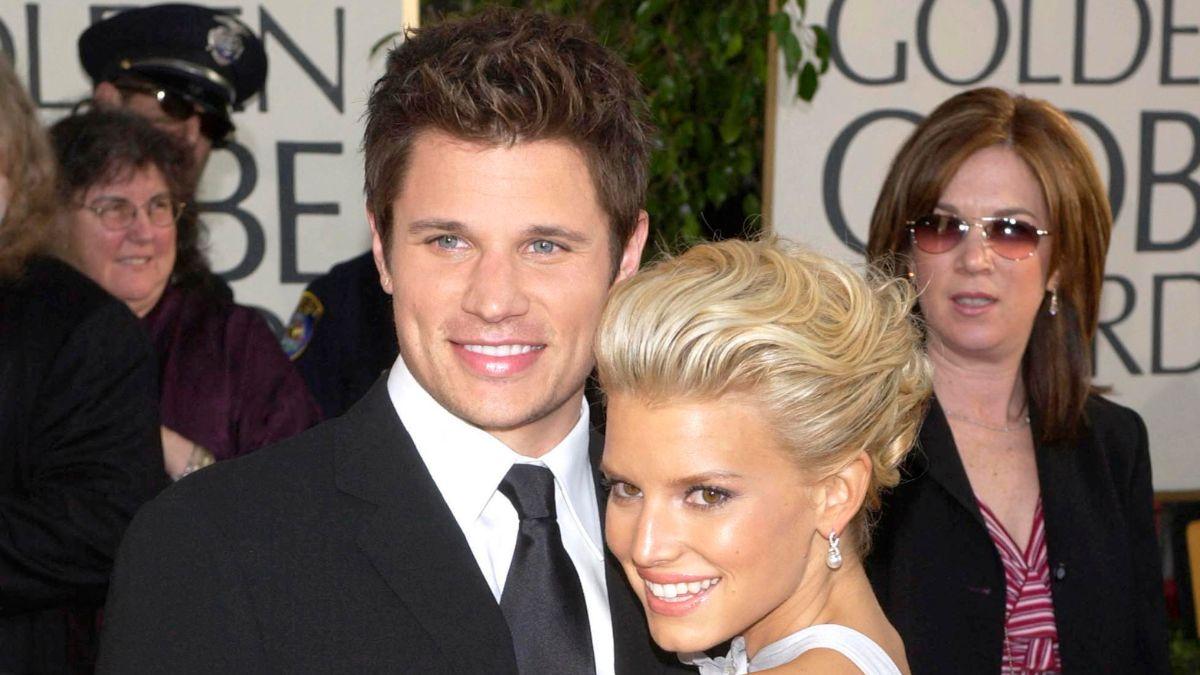 Image of Jessica Simpson wrote 'love letters' to Johnny Knoxville while married to Nick Lachey.