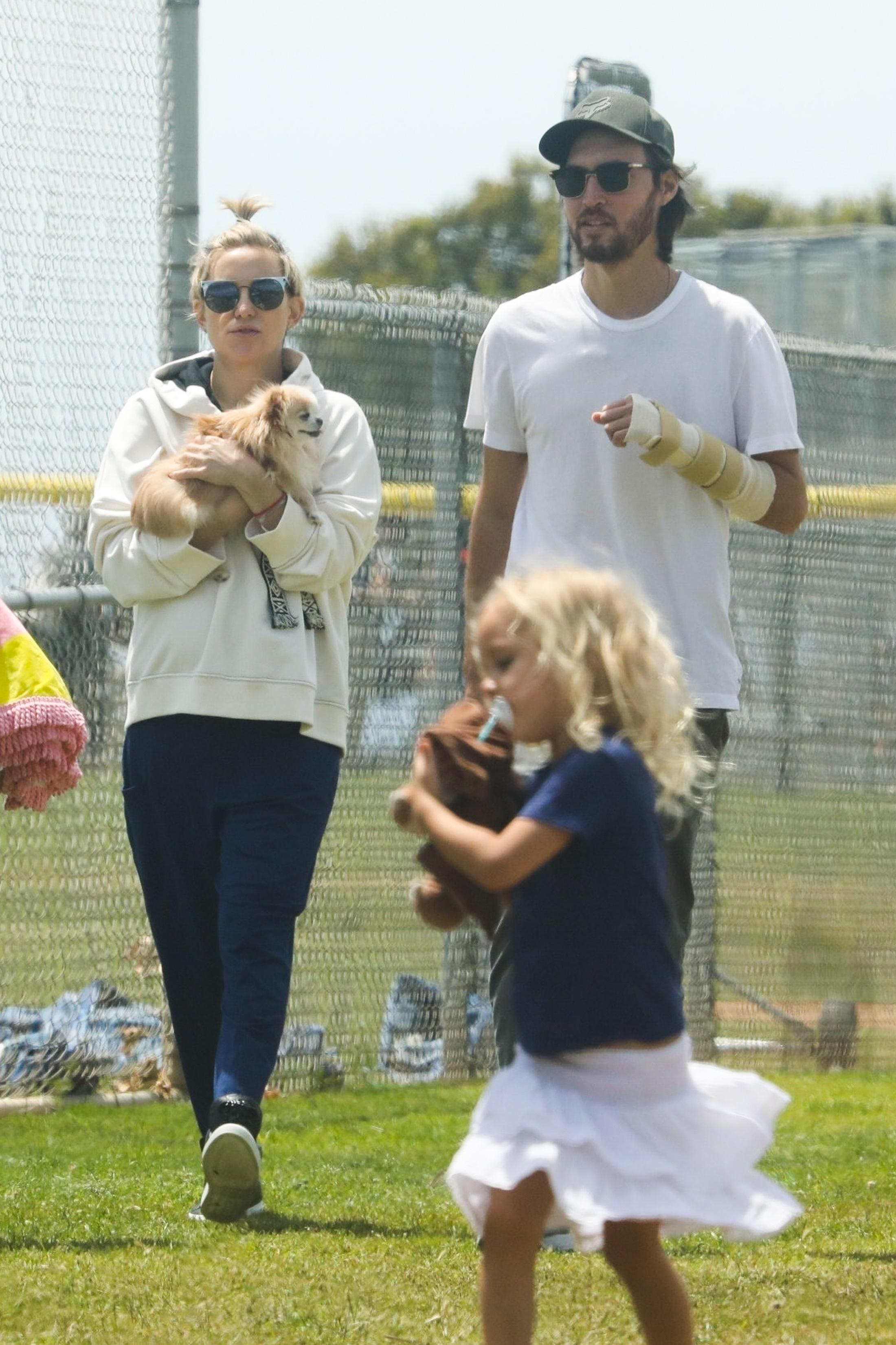 *EXCLUSIVE* Kate Hudson and family at baseball practice in Malibu