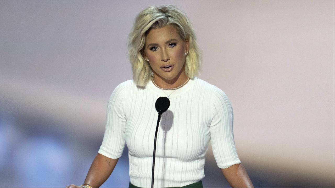 Savannah Chrisley on stage