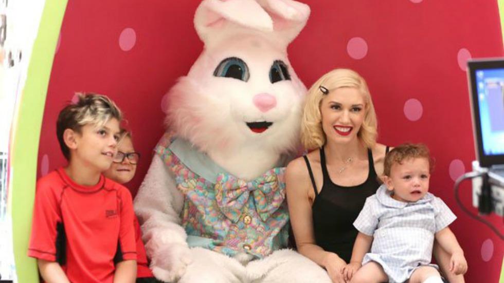 Gwen stefani sons easter bunny 03