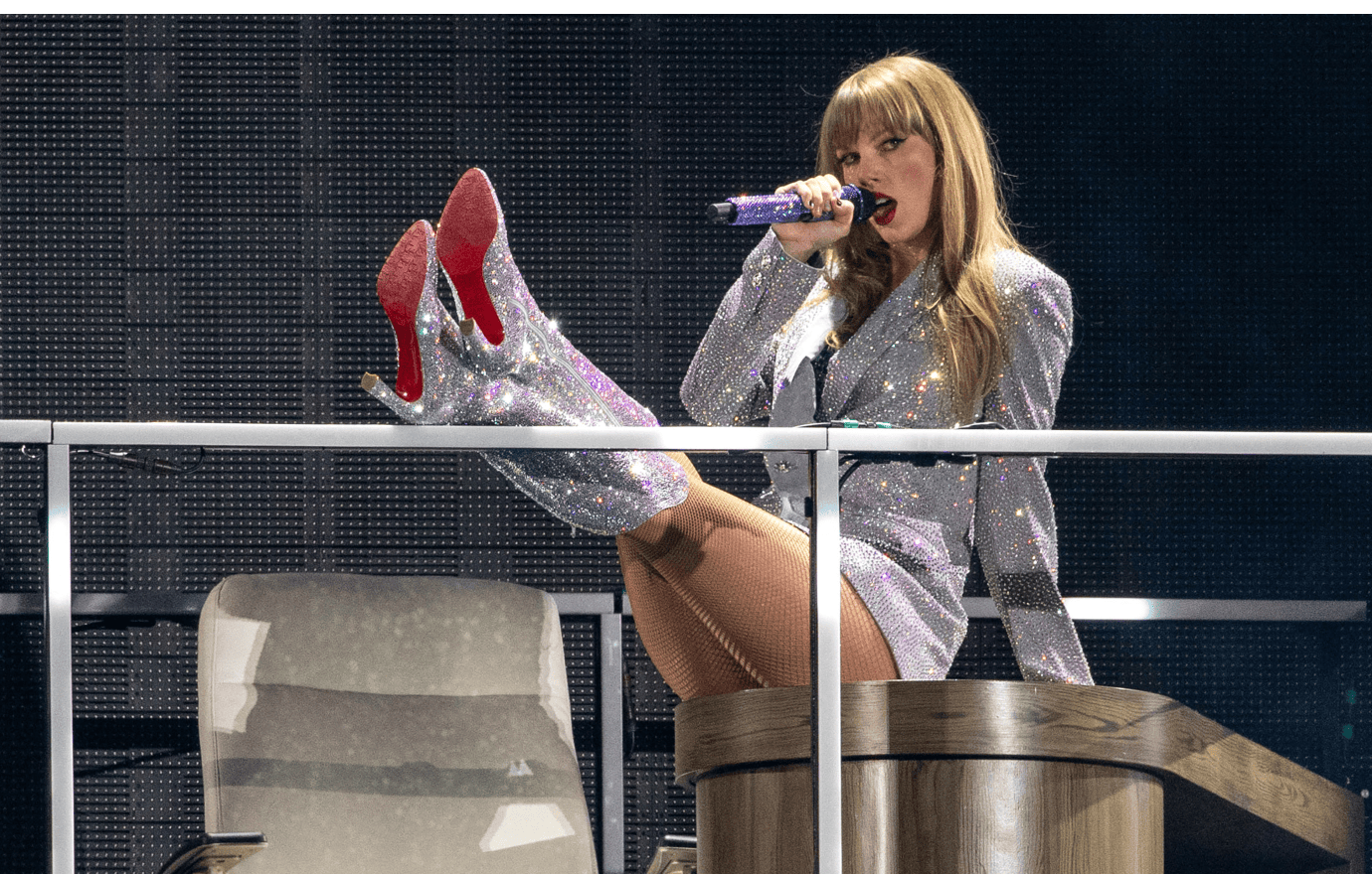 Taylor Swift stays tight-lipped at first show post-breakup but hints at new  music and videos, Taylor Swift