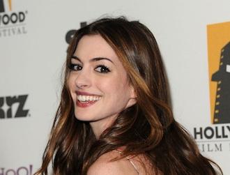 Anne_hathaway_oct27mbq_0.jpg