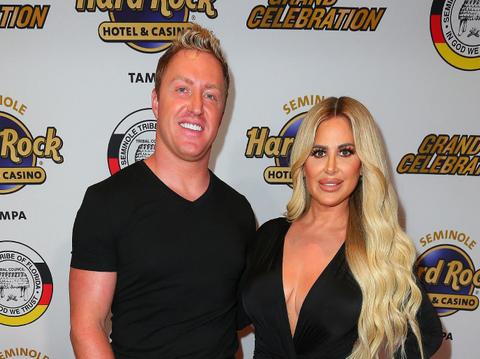 kim zolciak estranged husband kroy biermann served divorce papers