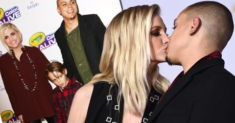 Ashlee Simpson Expecting Daughter
