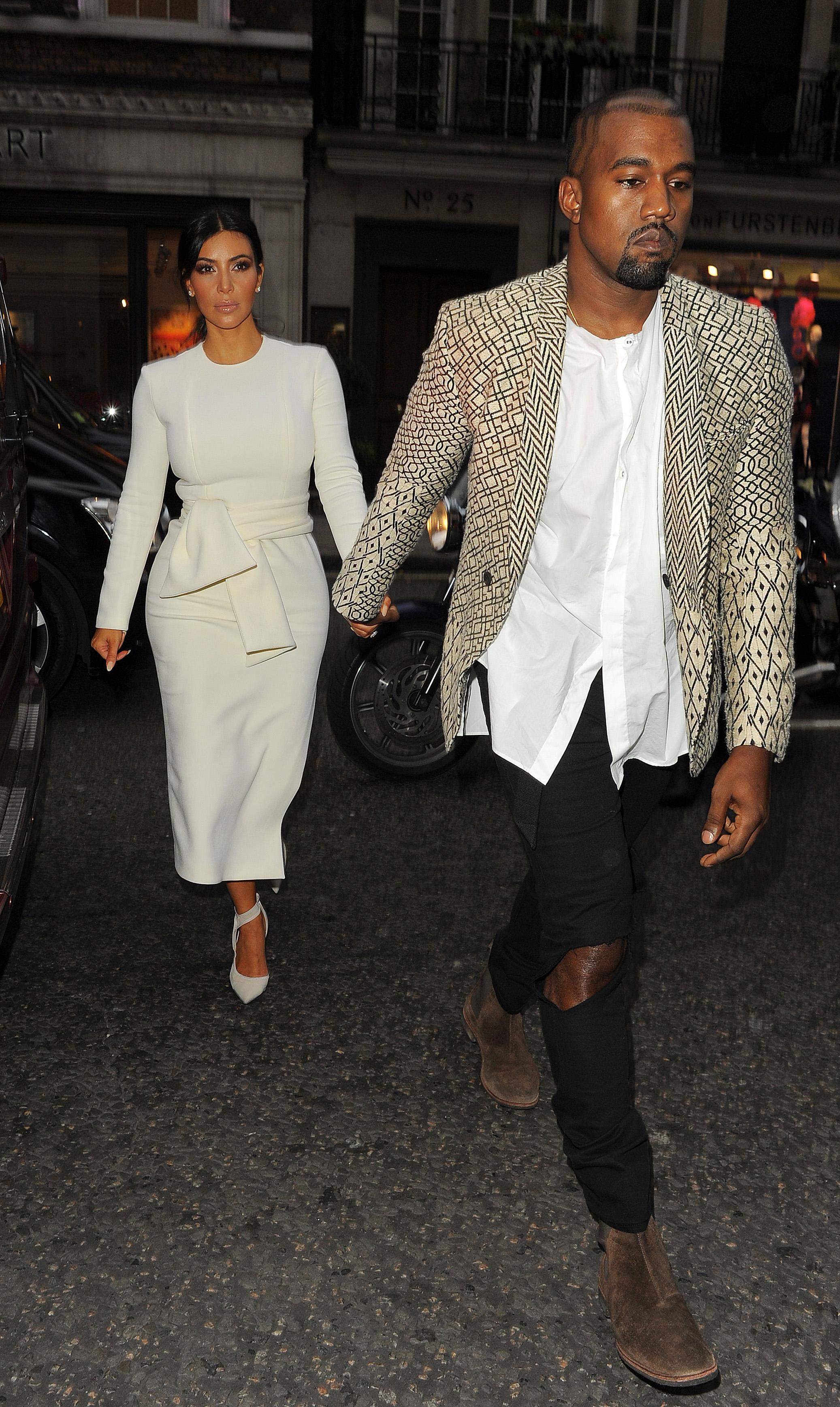 Kim Kardashian and Kanye West dine at Hakkasan