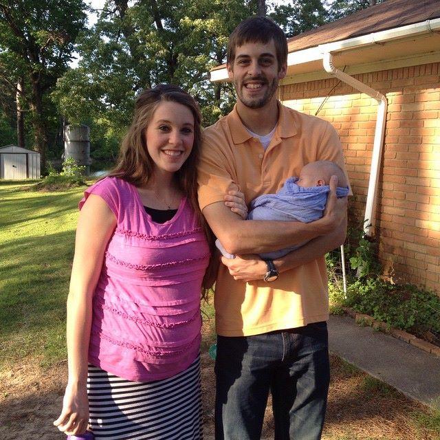 Jill duggar baby sling 03