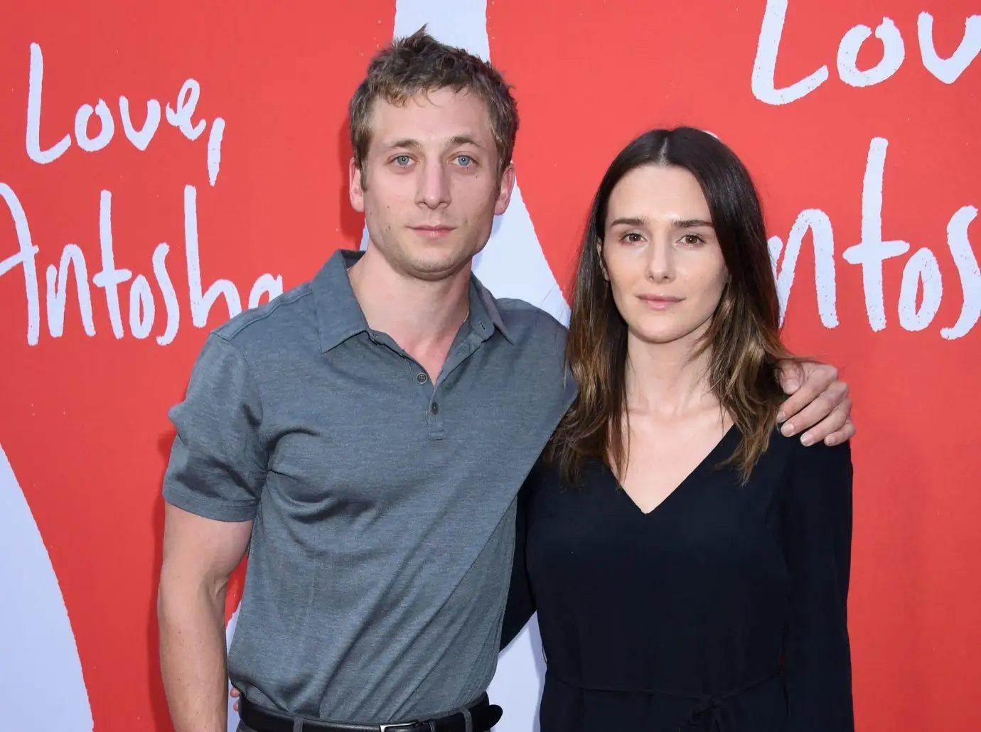 jeremy allen white molly gordon crushing before sparking romance rumors