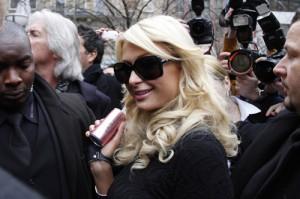 2011__02__paris_hilton_feb4_8 300×199.jpg