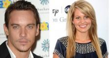 2010__02__jonathanrhysmeyers.candacecameron 225×118.jpg