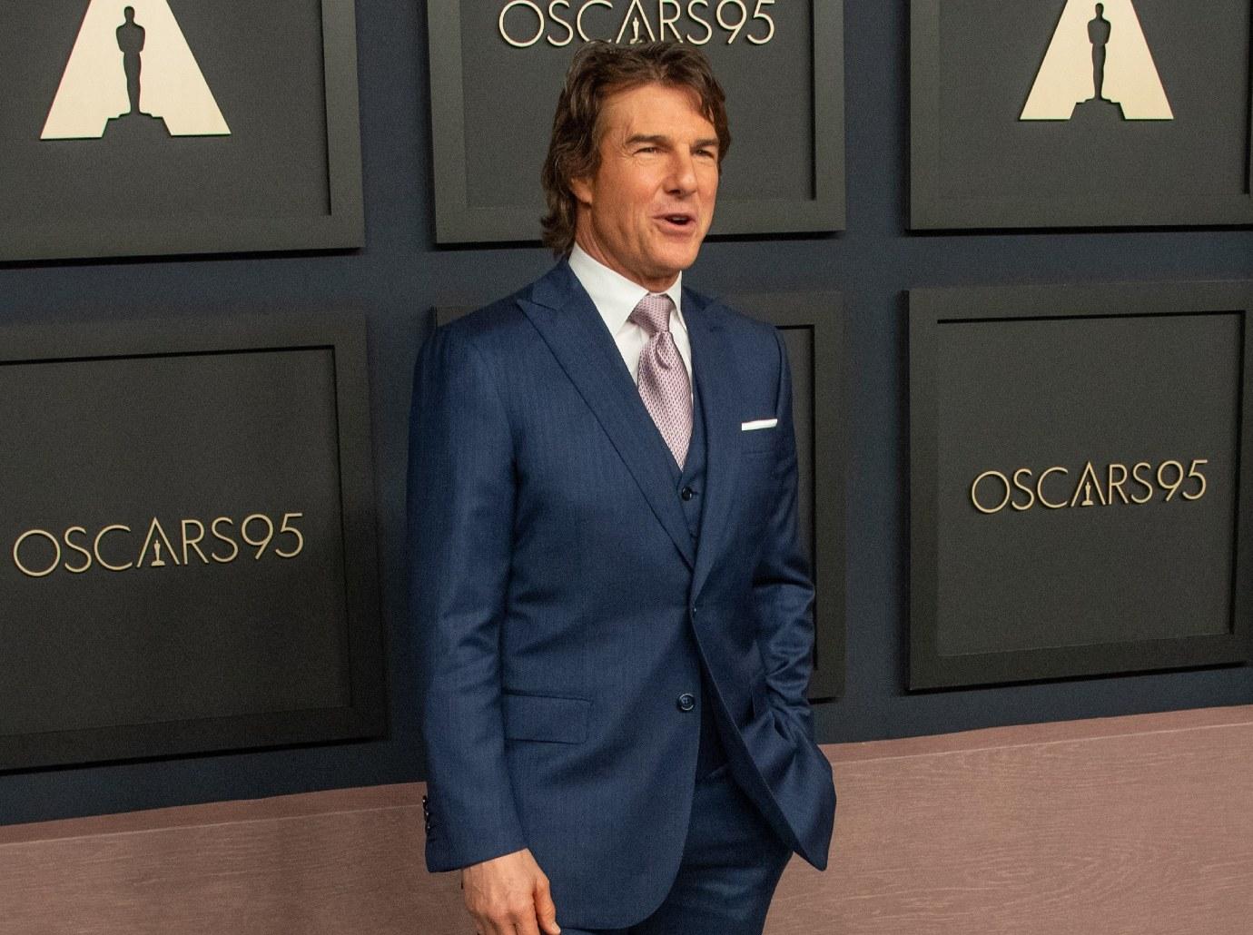 tom cruise ridiculed debuting orange spray tan oscars luncheon new