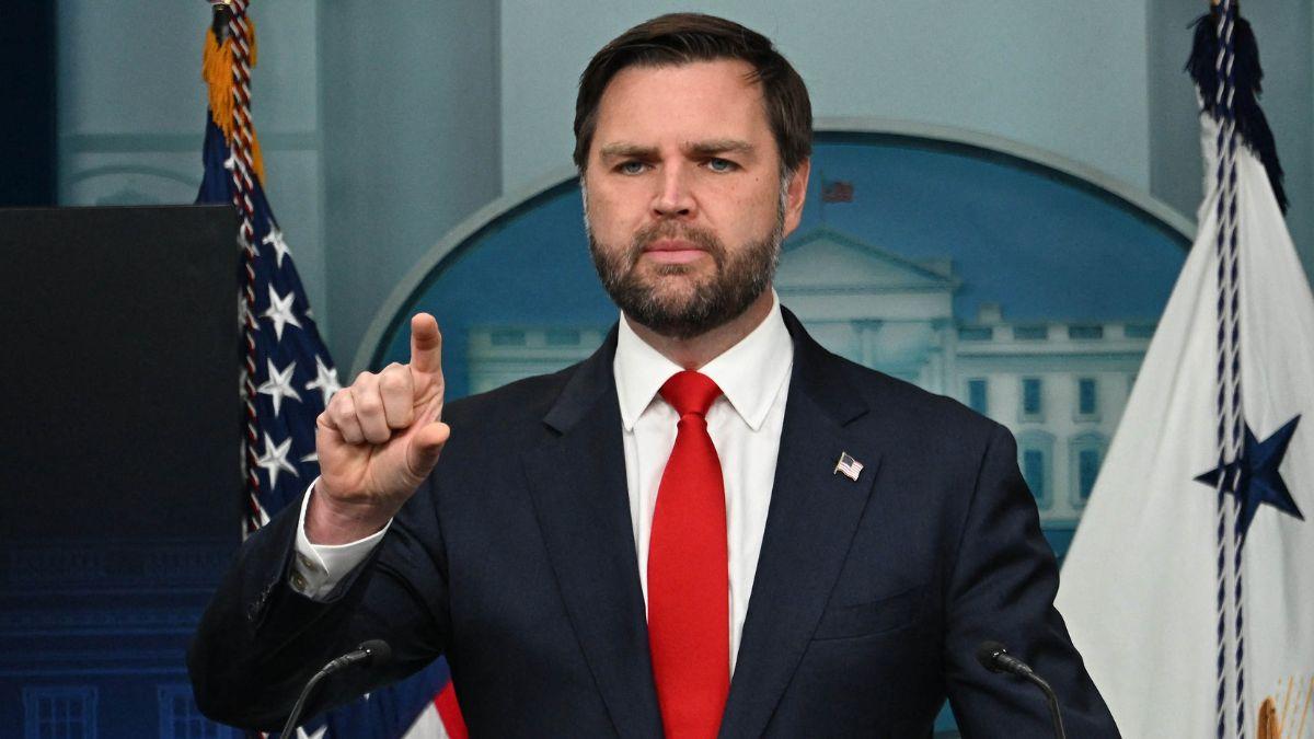 jd vance slammed for trump economy titanic comparison