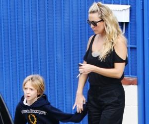 2010__09__Kate_Hudson_Sept9_22 300×285.jpg