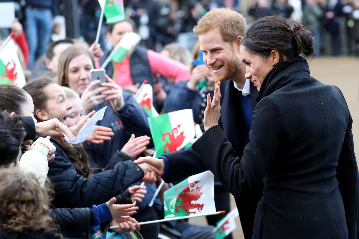 Meghan Markle Receives First Curtsy & Handles It Like A Princess!