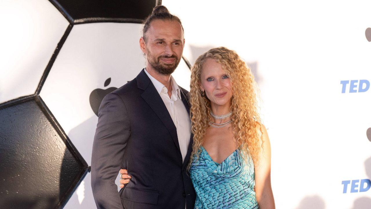 Photo of Juno Temple and Michal Szymanski