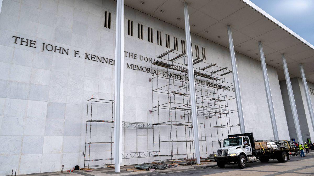 Image of Woody Harrelson referenced Donald Trump's unsuccessful effort to rename the center.