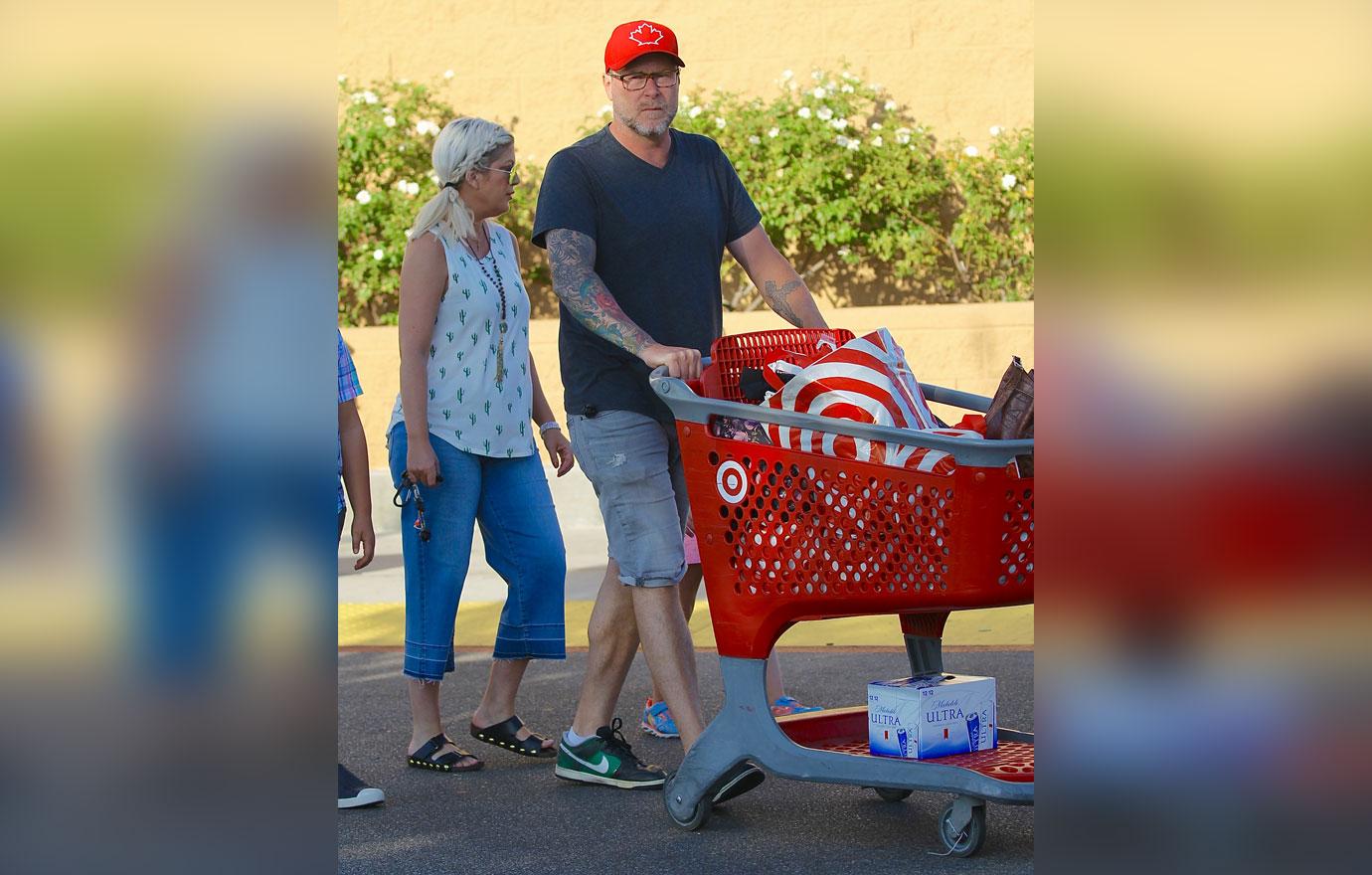 Tori Spelling Money Issues Target Shopping Spree 03