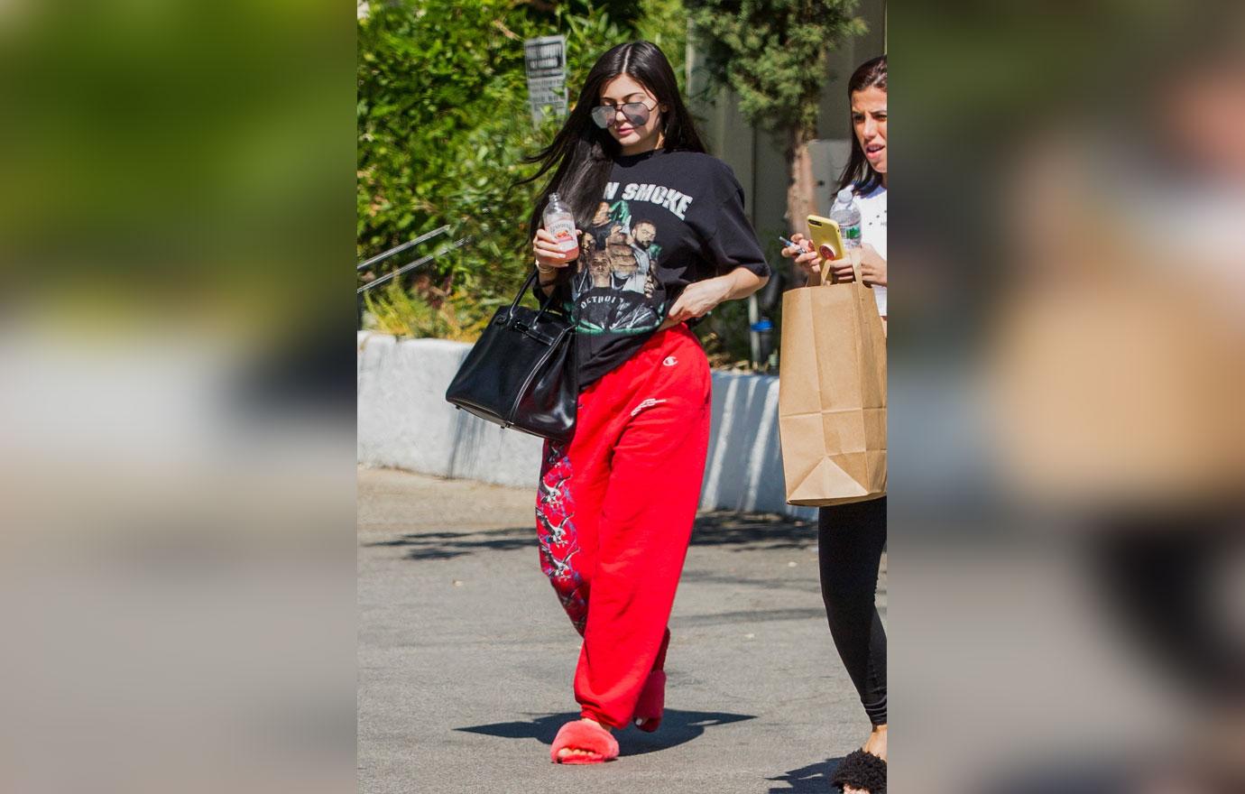 Kylie jenner no nanny baby