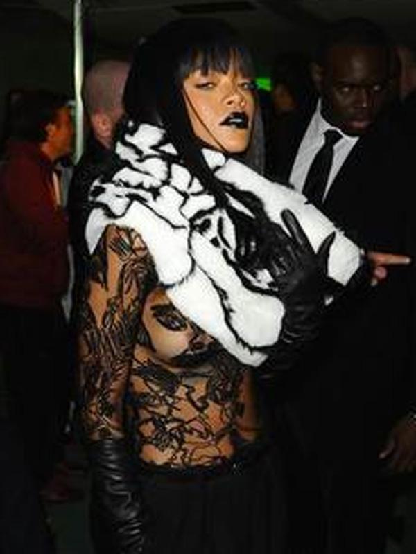 Rihanna paris fashion week