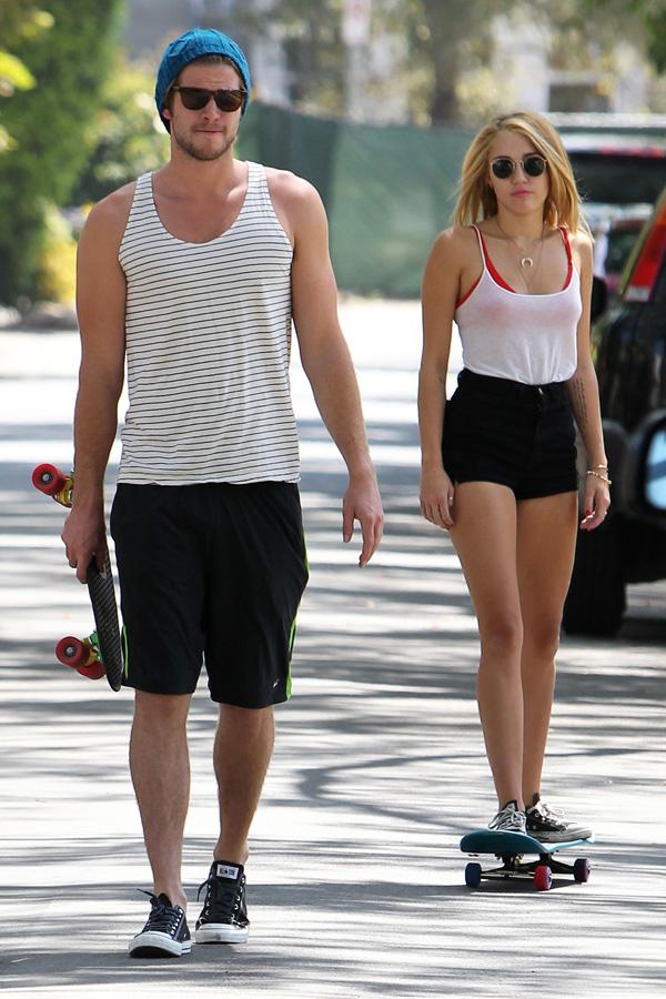 Miley Cyrus Liam Hemsworth Wedding Back On