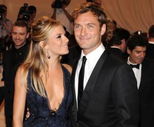 2010__05__Jude_Law_Sienna_Miller_May6 300&#215;248.jpg