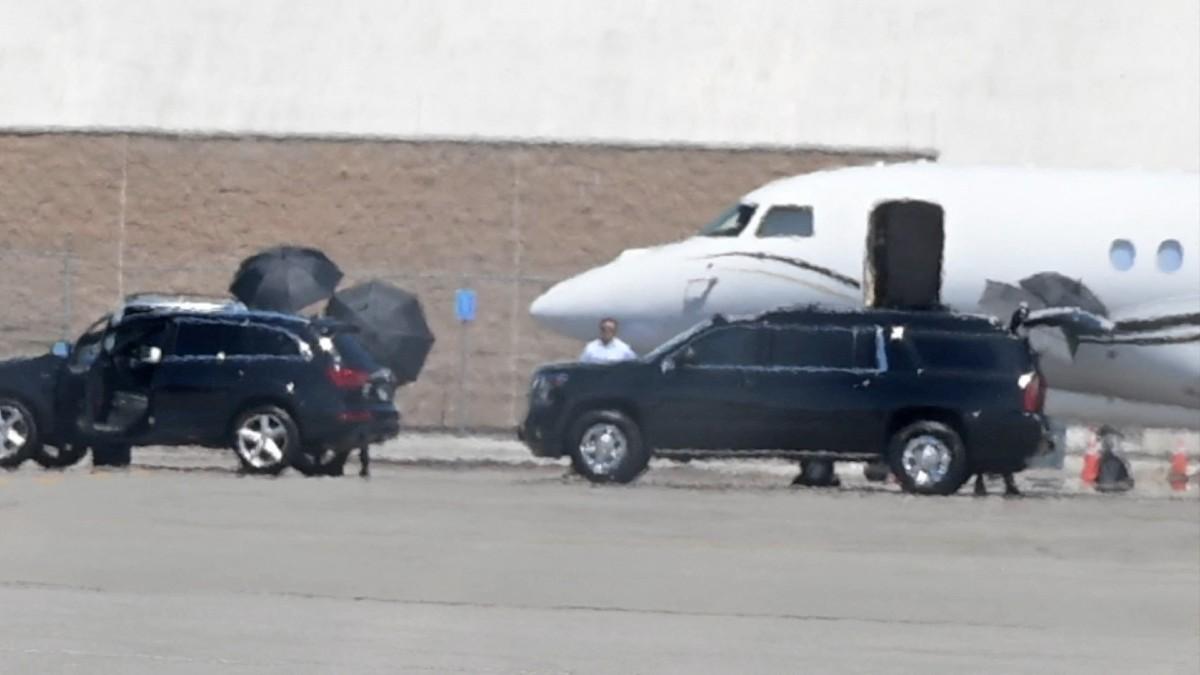 Taylor Swift and Travis Kelce made their first public appearance after wedding.